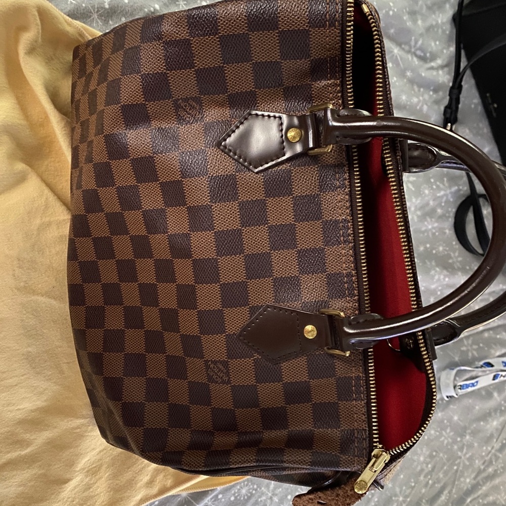 Louis Vuitton speedy